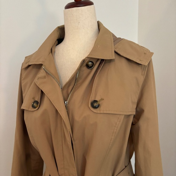 Classic Tan Trench Coat - Picture 7 of 10